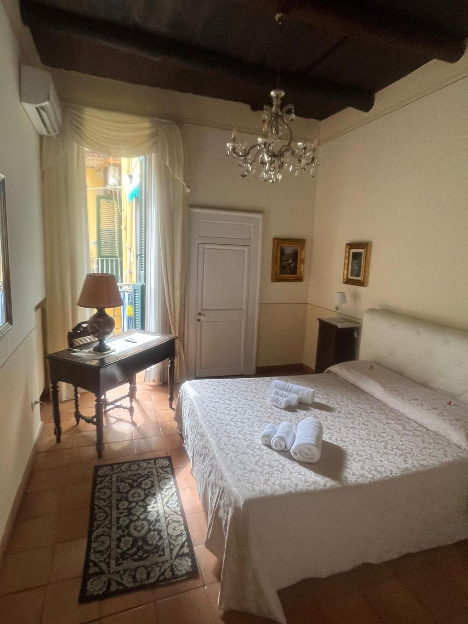 Maison Barriera - Luxury Suites - Salerno City Center Екстериор снимка
